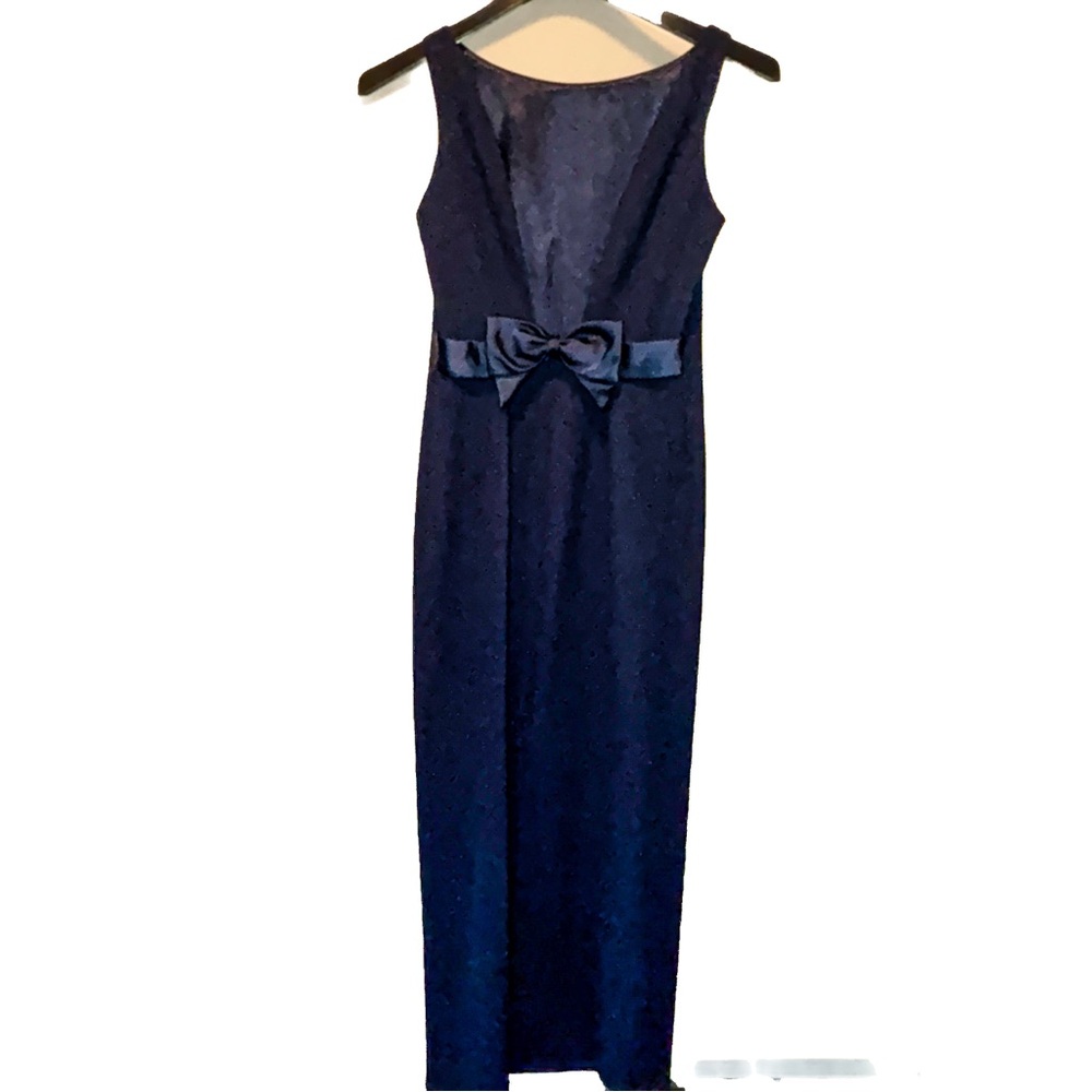 Elegant Vintage 1995 Laundry by Segal Navy Formal Gown with Plunging backside